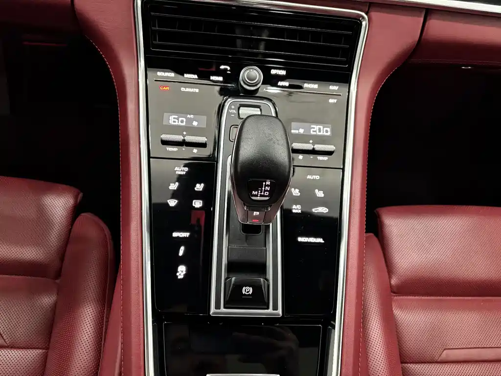 Porsche Panamera 2021 — фото 19