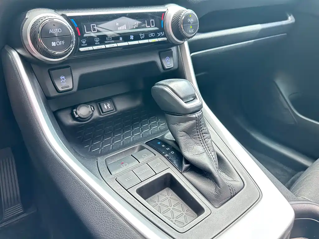 Toyota Wildlander 2021 — фото 13