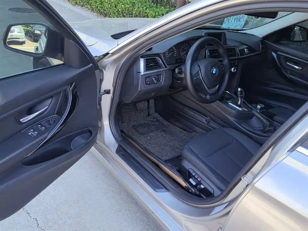 BMW 3 Series 2016 — фото 16