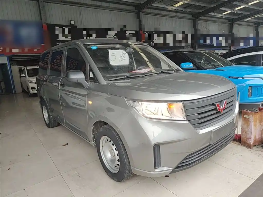 Wuling Hongguang PLUS 2020 — фото 4