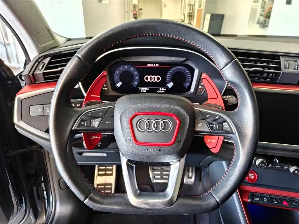 Audi Q3 2021 — фото 10