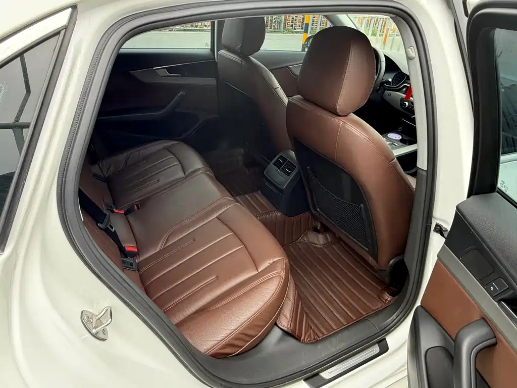 Audi A4L 2018