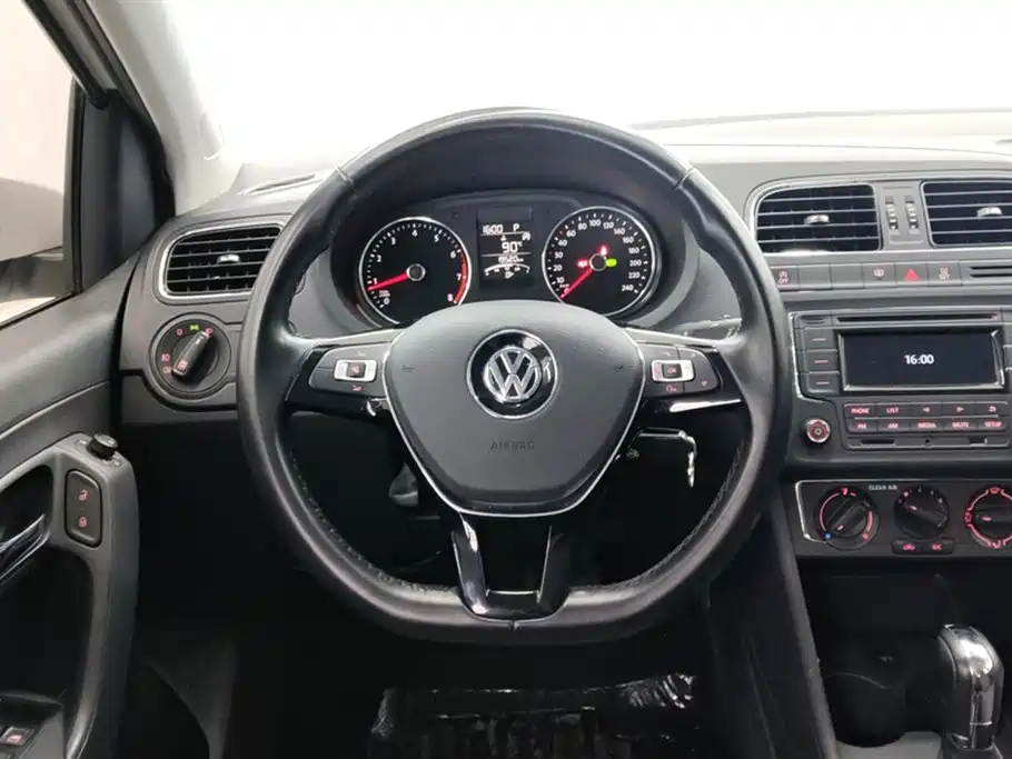 Volkswagen Polo 2019 — фото 15