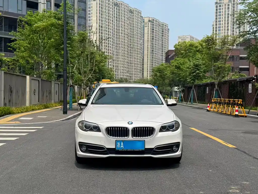 BMW 5 Series 2016 — фото 2