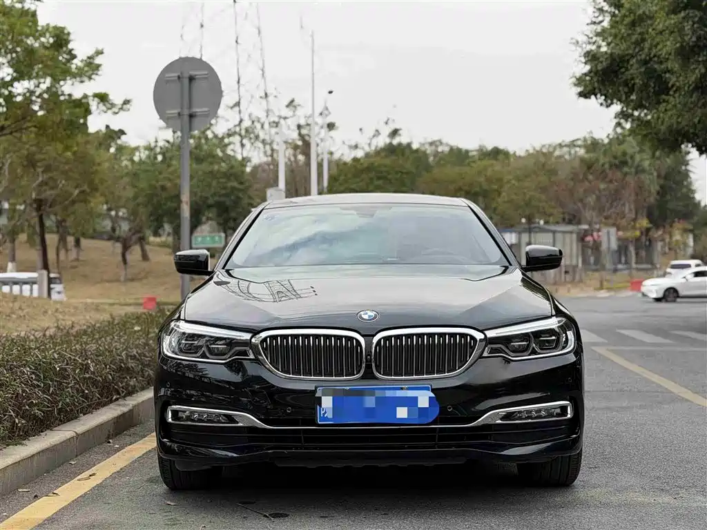 BMW 5 Series 2018 — фото 2