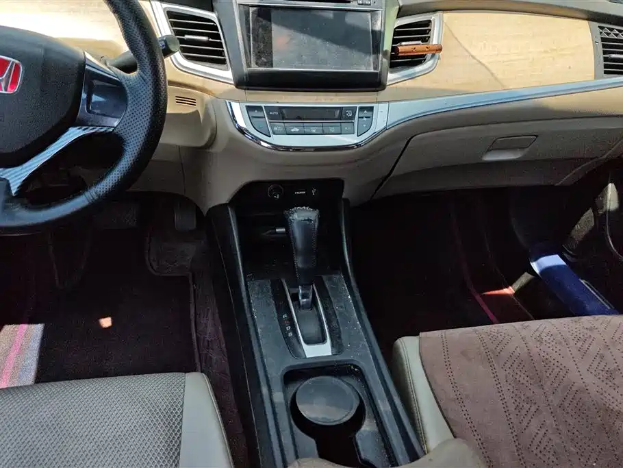 Honda Jade 2014 — фото 16