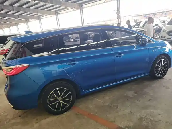 BYD Song MAX 2017