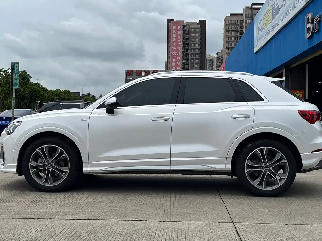 Audi Q3 2022