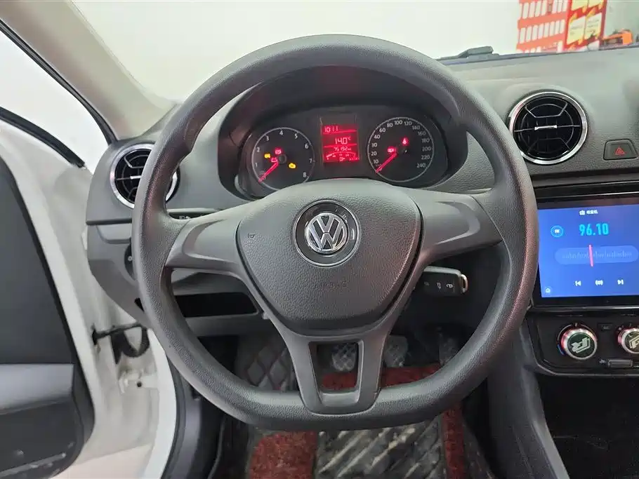 Volkswagen Jetta 2018 — фото 15