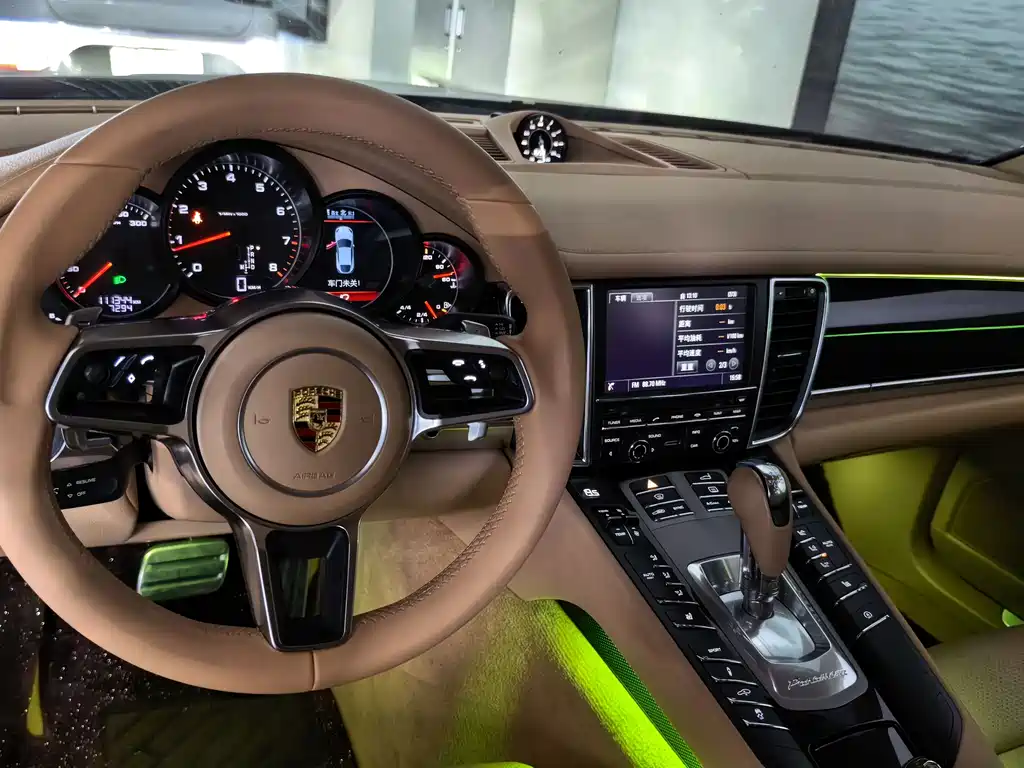 Porsche Panamera 2014 — фото 16