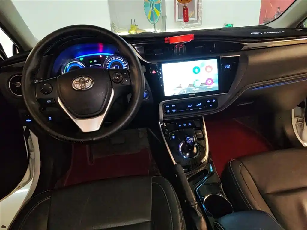 Toyota Corolla 2018 — фото 10