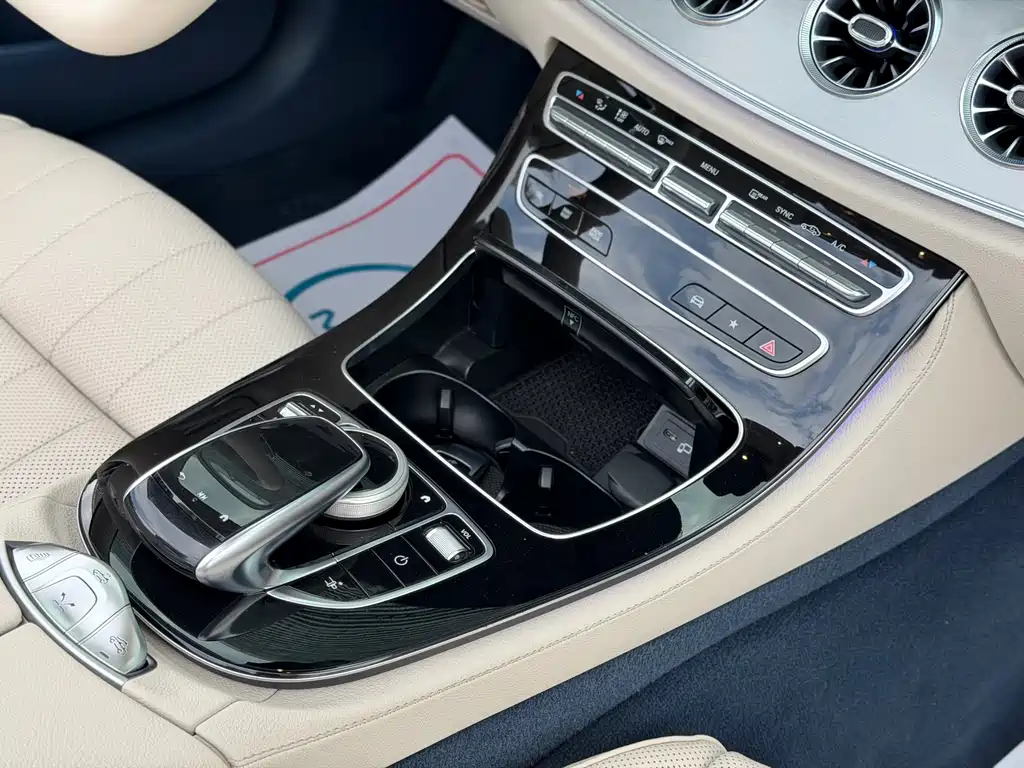 Mercedes-Benz E-Class 2022 — фото 13