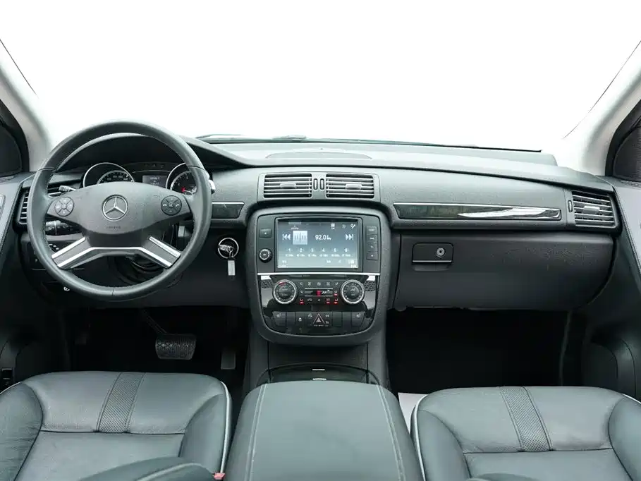 Mercedes-Benz R-Class 2017 — фото 17