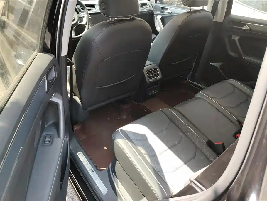 Volkswagen Tiguan L PHEV 2019 — фото 11