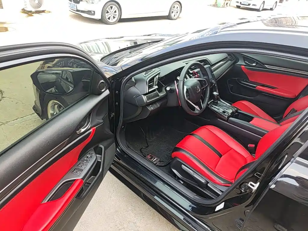 Honda Civic 2020 — фото 16