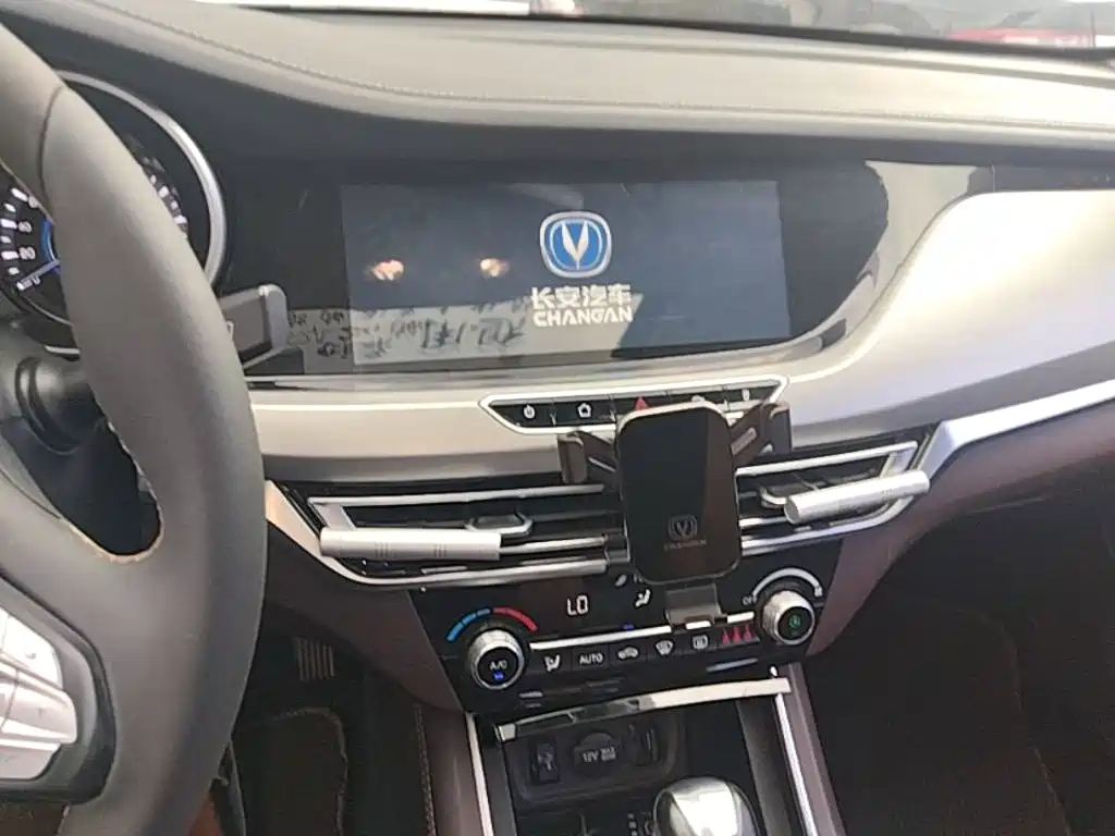 Changan Escape 2018 — фото 13