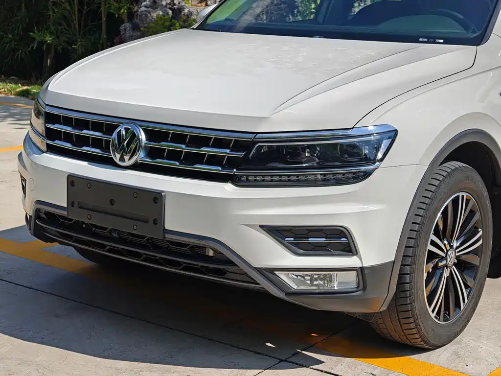 Volkswagen Tiguan L 2017 — фото 11