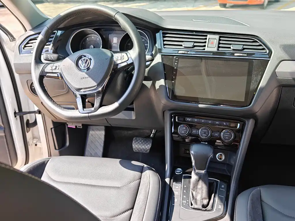 Volkswagen Tiguan L 2017 — фото 20