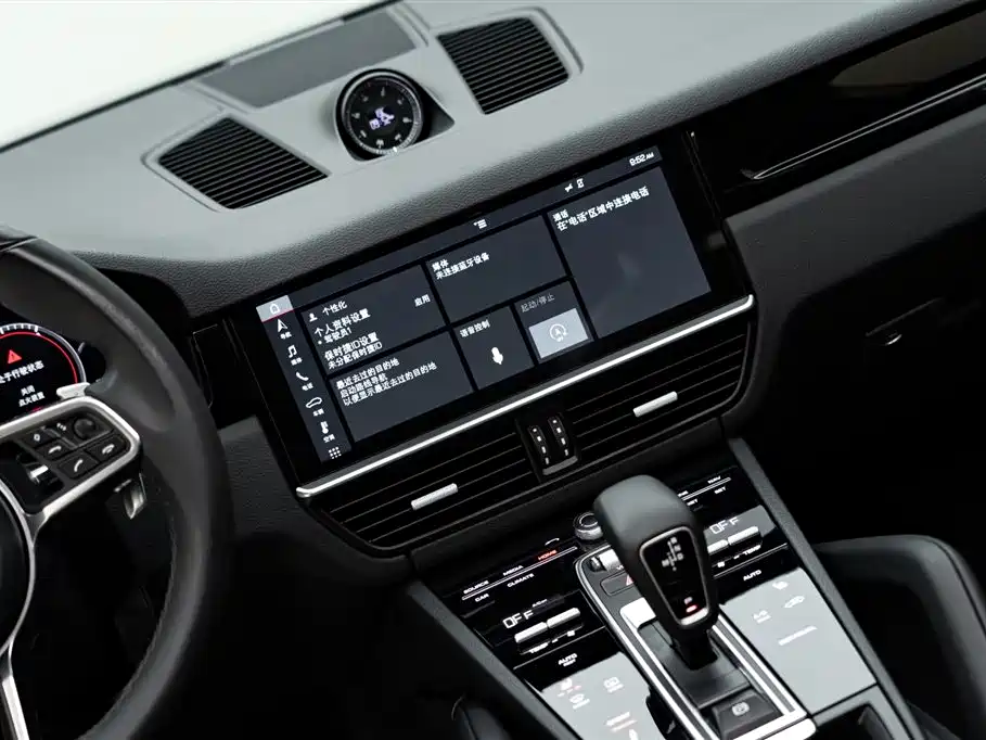 Porsche Cayenne 2019 — фото 13