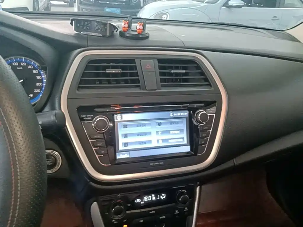 Suzuki S-Cross 2015 — фото 13