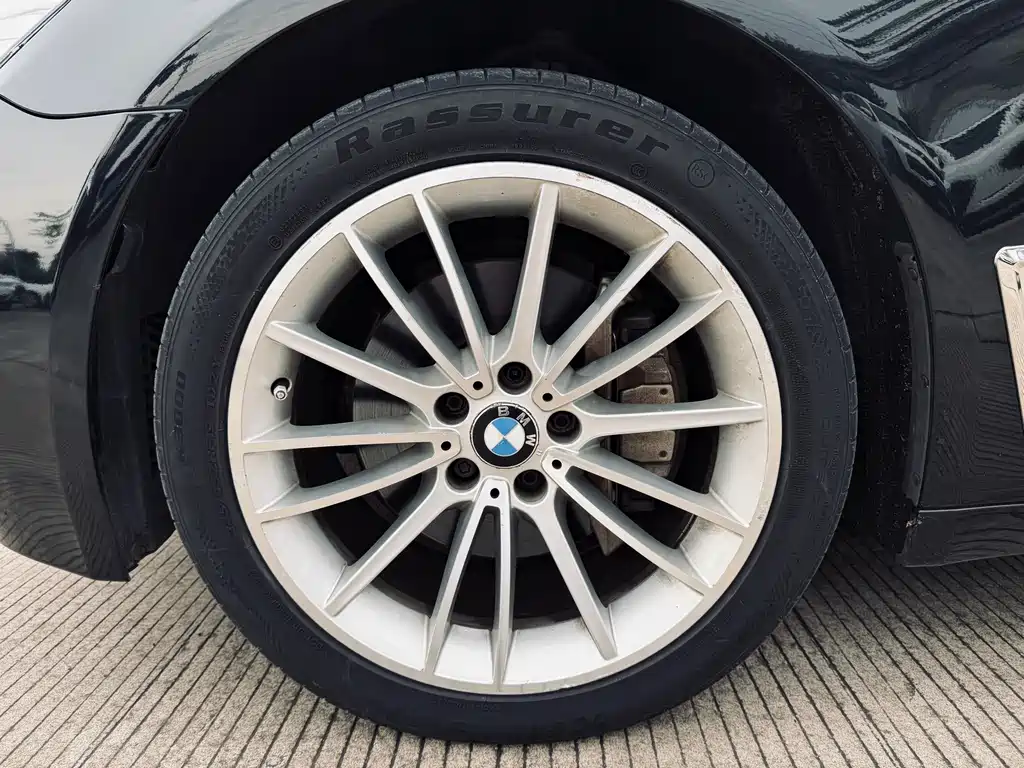 BMW 7 Series 2015 — фото 9