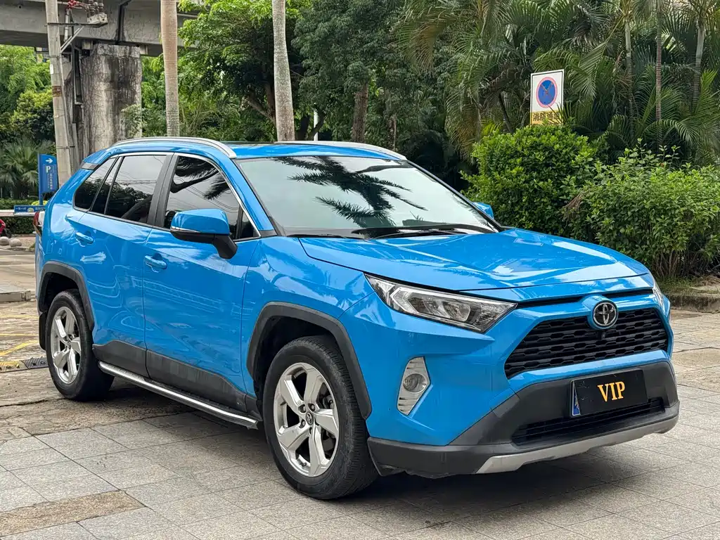 Toyota RAV4 2020 — фото 3