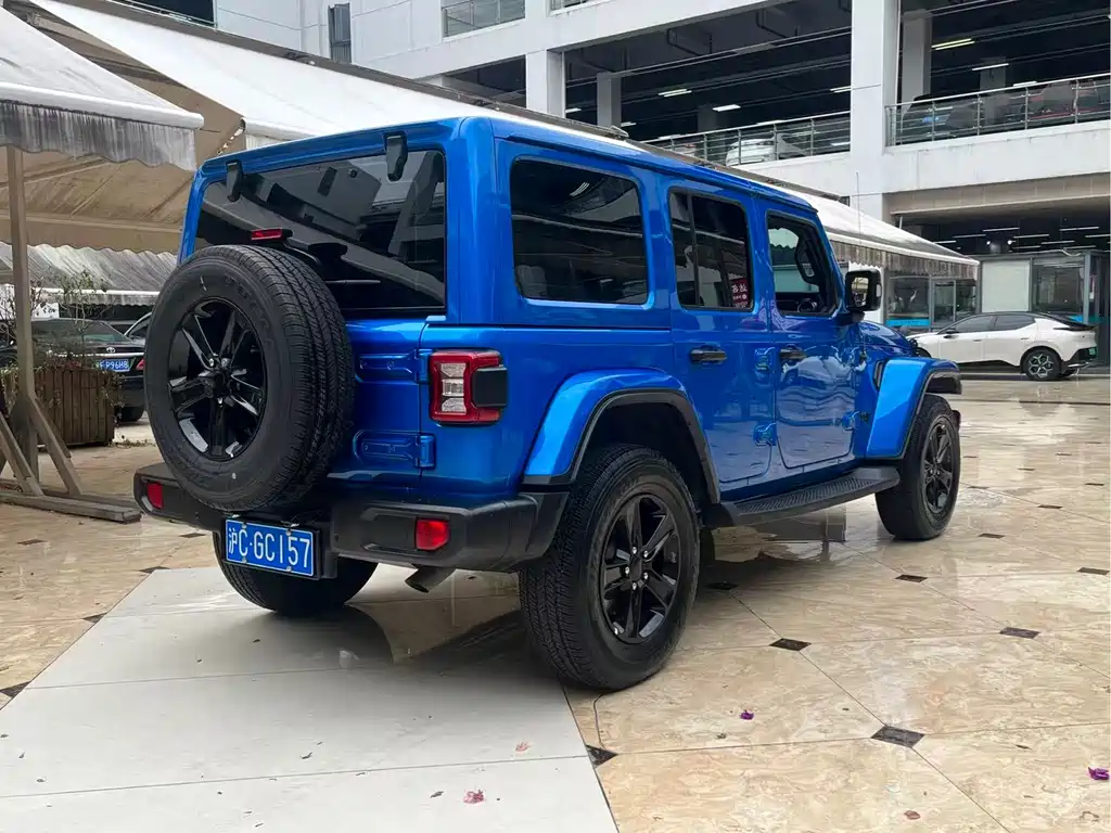 Jeep Wrangler 2023 — фото 15