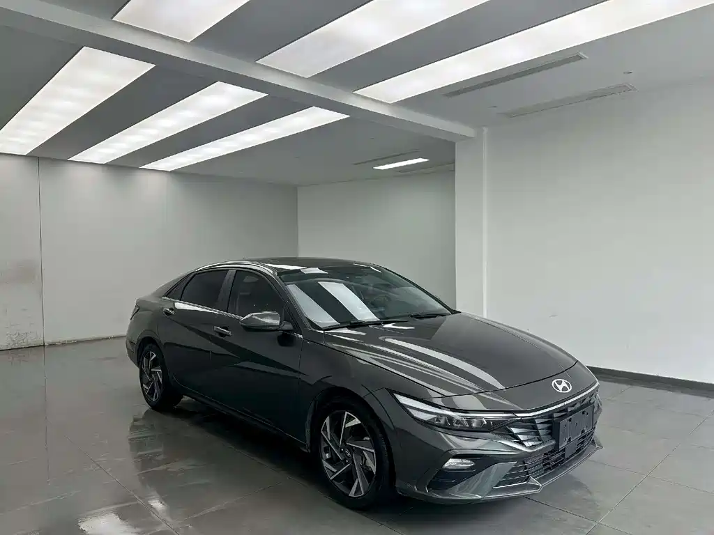 Hyundai Elantra 2024 — фото 3