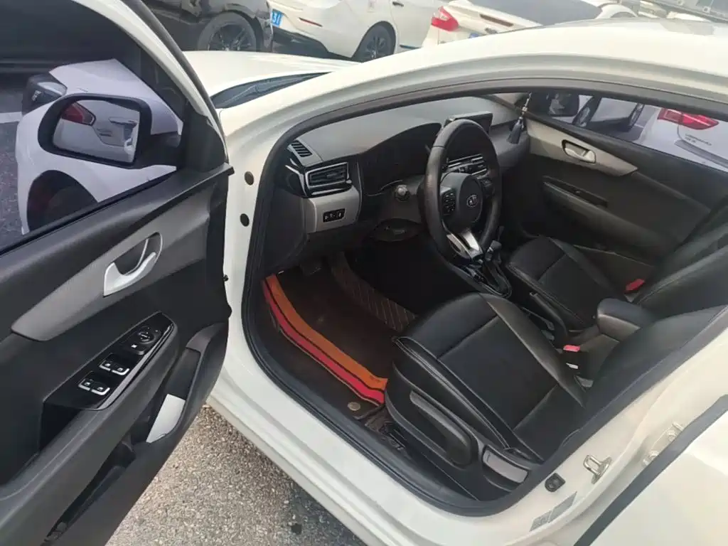 Kia Forte 2022 — фото 16