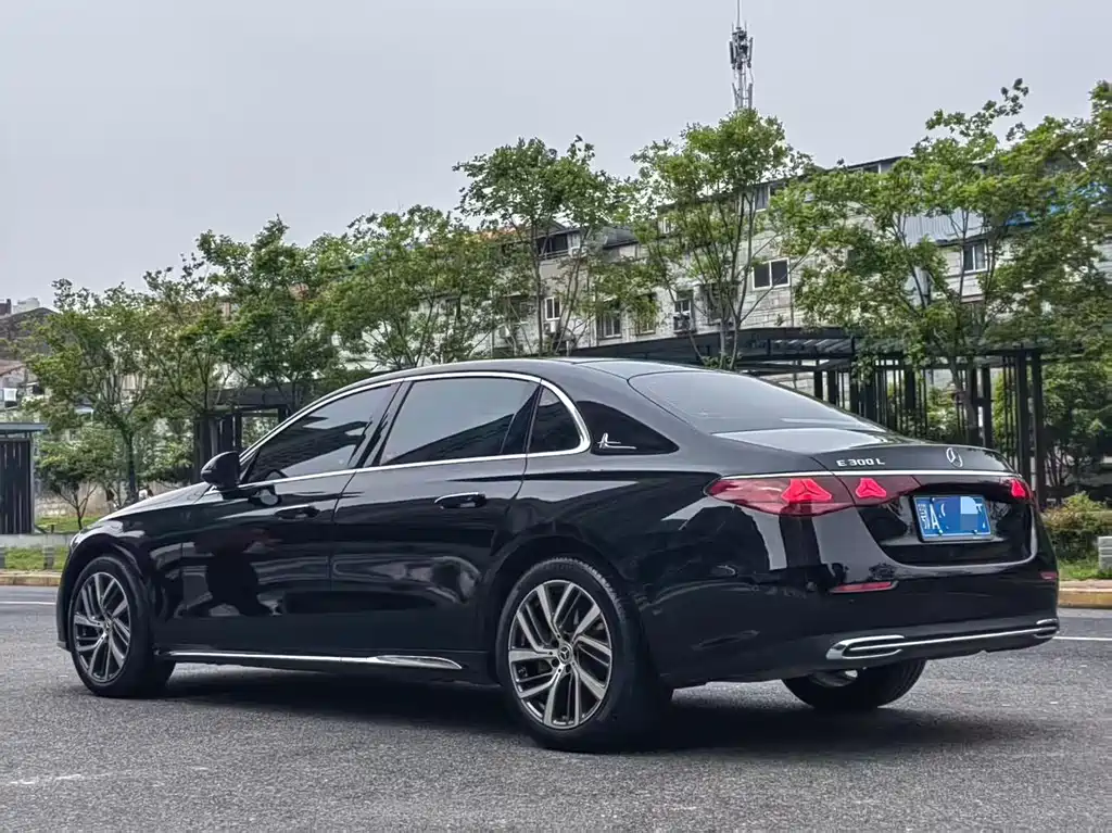 Mercedes-Benz E-Class 2025