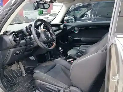 MINI MINI 2020
