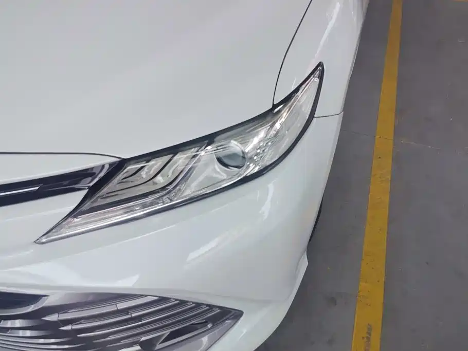 Toyota Camry 2018 — фото 4