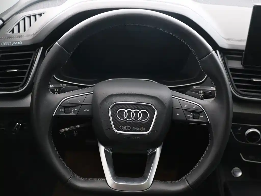 Audi Q5L 2022 — фото 11