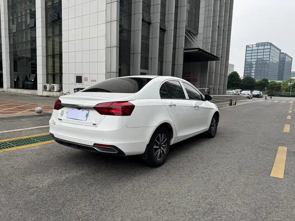 Geely Emgrand 2019 — фото 29