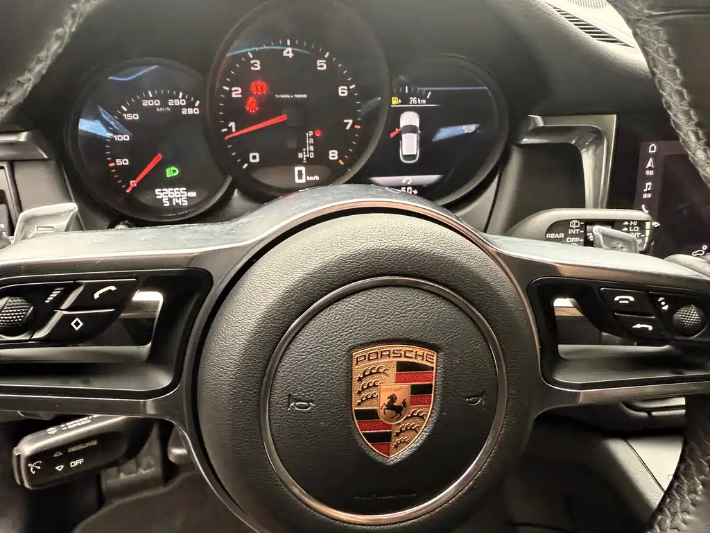 Porsche Macan 2019 — фото 13