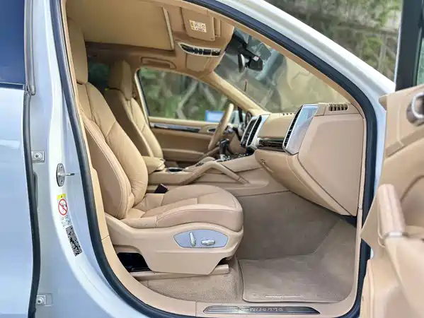 Porsche Cayenne 2016