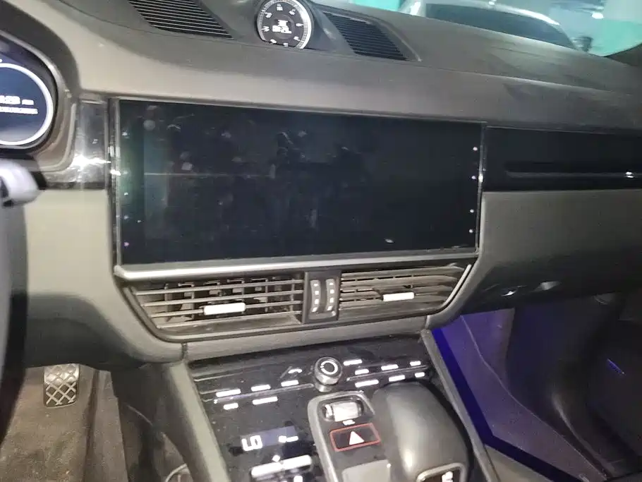 Porsche Cayenne 2019 — фото 13