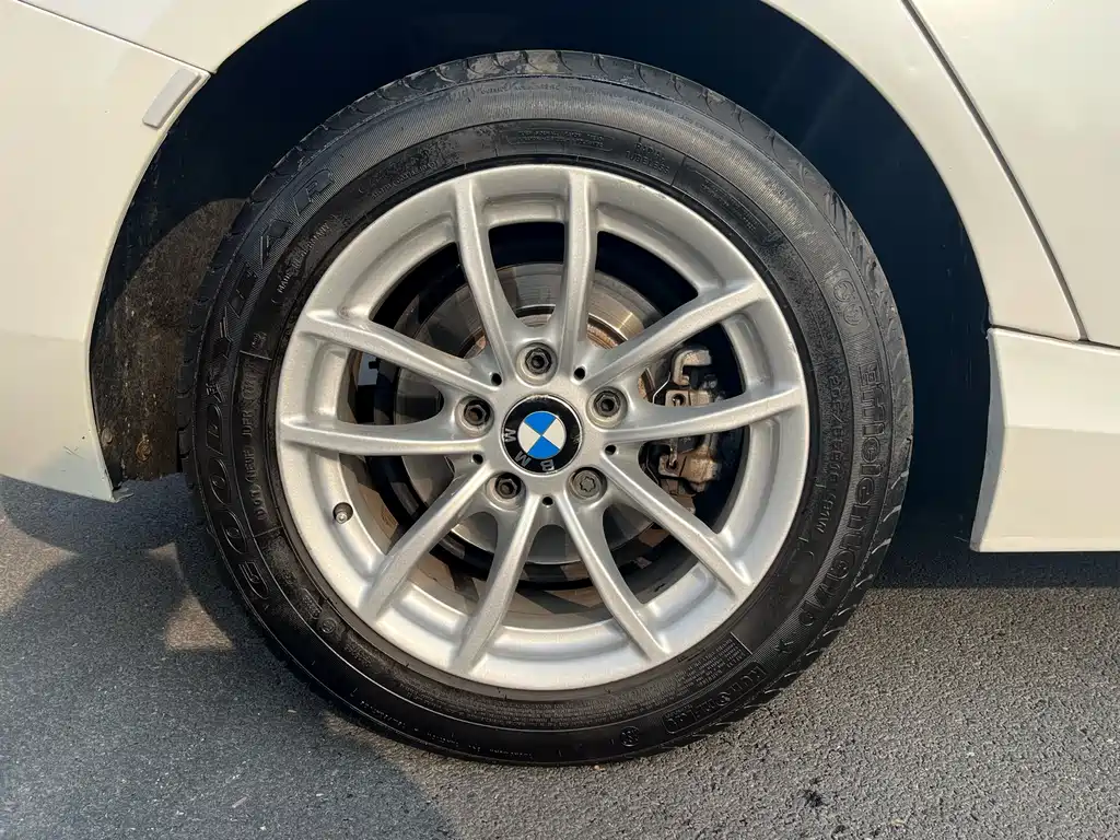 BMW 1 Series 2017 — фото 17