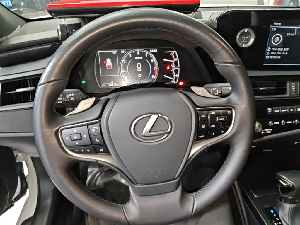 Lexus ES 2022 — фото 11