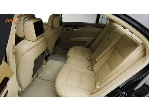 Mercedes-Benz S-Class 2010