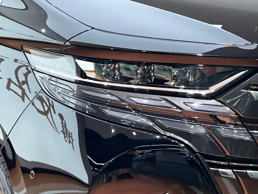 Toyota Alphard 2024 — фото 5