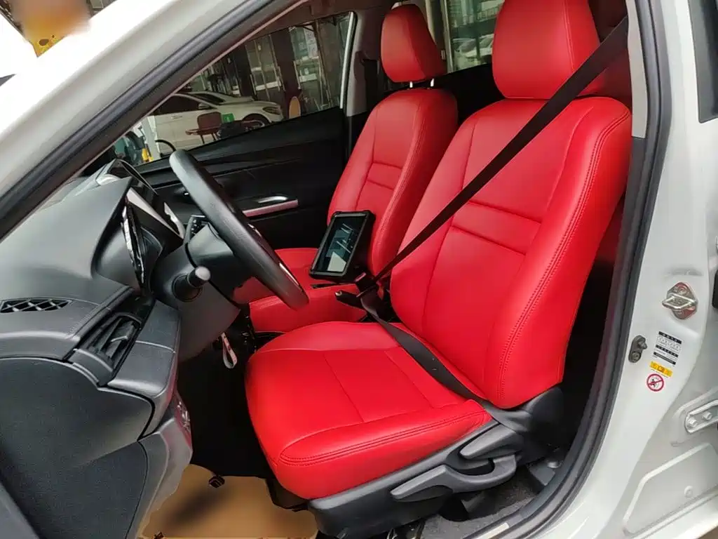 Toyota Yaris L 2018 — фото 15