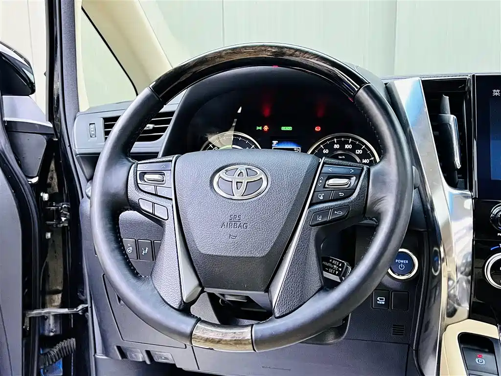 Toyota Vellfire 2021 — фото 10