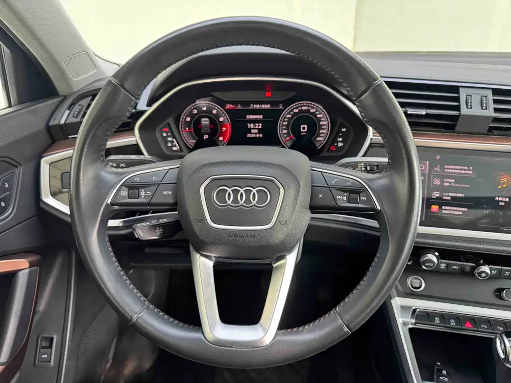 Audi Q3 2022 — фото 11