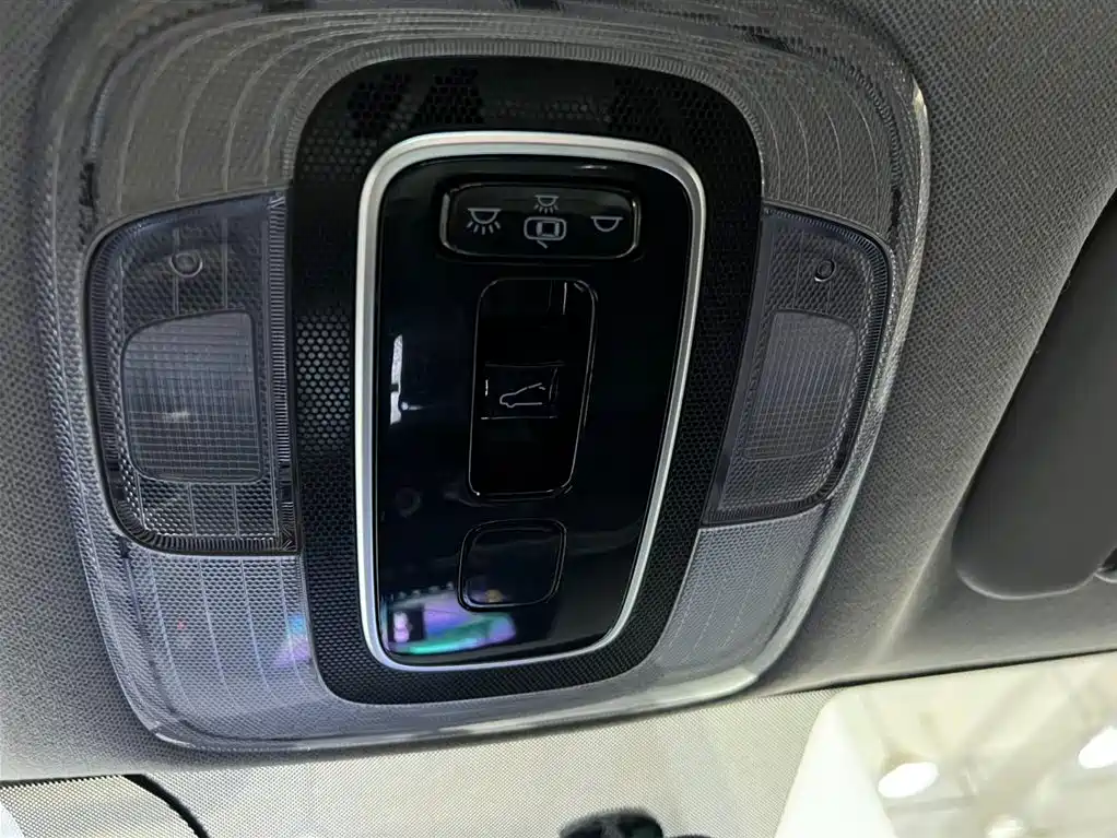 Hyundai Elantra 2023 — фото 15