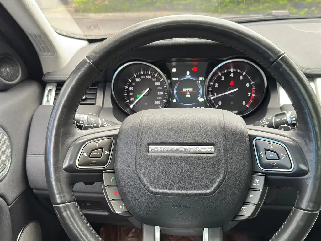 Land Rover Range Rover Evoque 2018 — фото 11