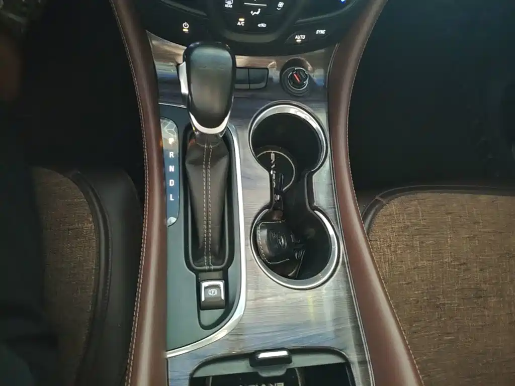 Buick Envision Plus 2017 — фото 14