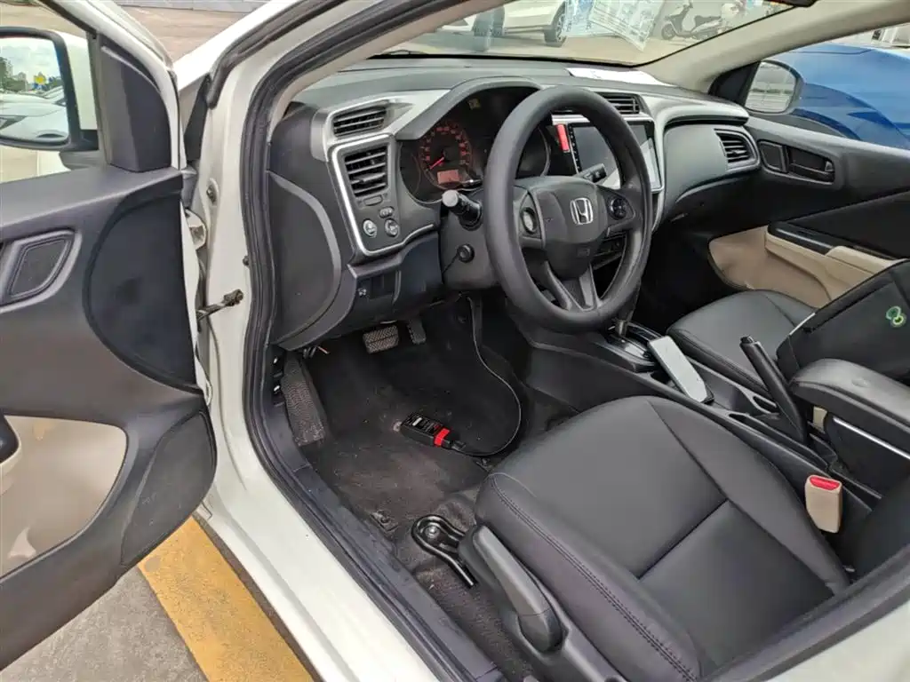 Honda City 2017 — фото 16