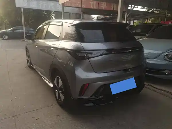 BYD Dolphin 2023