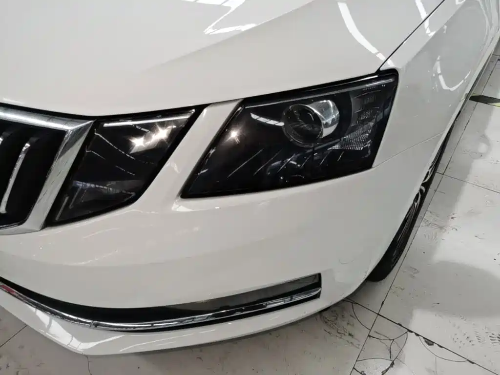 Skoda Octavia 2018 — фото 24